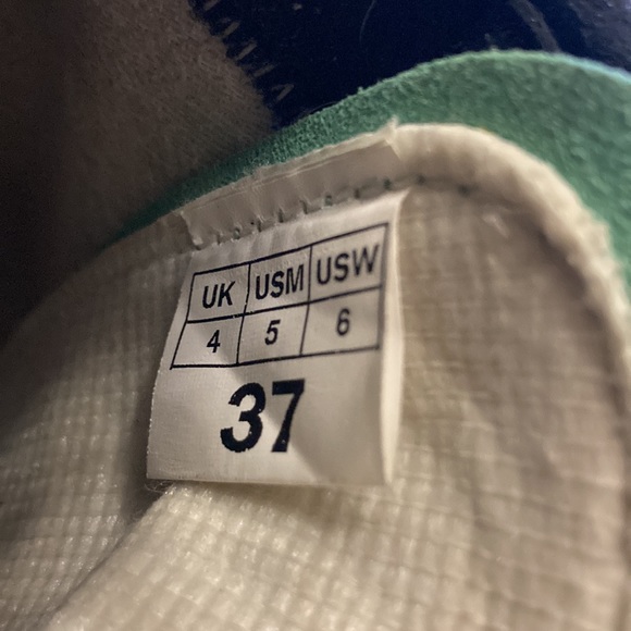 La Sportiva Climbing shoes - Picture 3 of 4